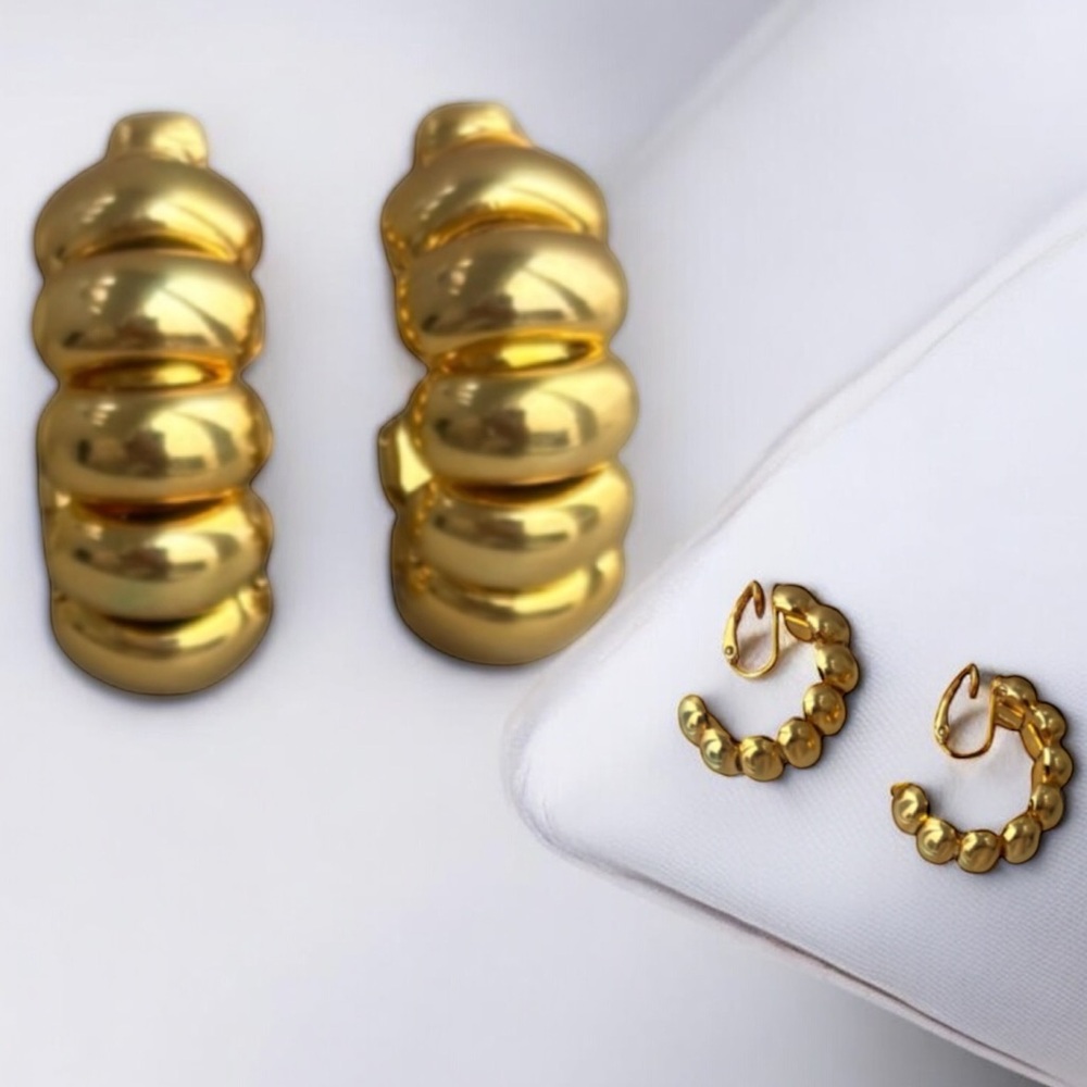 Vintage Gold Earrings Clip On Chunky Hoop Goldtone 70s 80s Luxe Vintage Jewelry